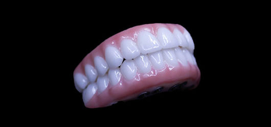 Dental implants fail at a rate 10 times that of natural teeth in patients  with treated chronic periodontitis: New study
